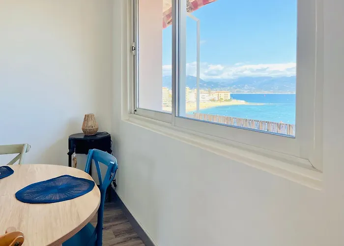 Апартаменты Front De Beau T3 Climatise Balcon Parking *