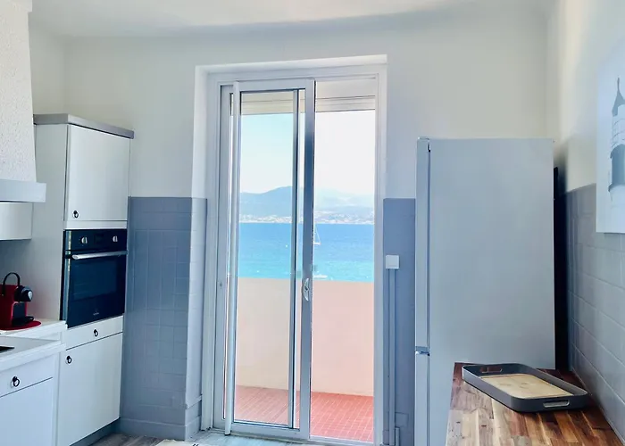 Front De Beau T3 Climatise Balcon Parking דירה