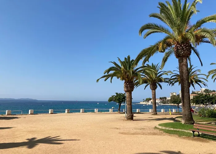 Front De Beau T3 Climatise Balcon Parking דירה